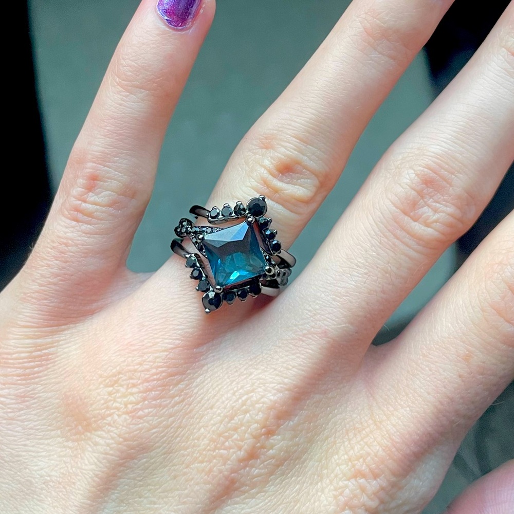 Black Gold Princess Cut 3 Piece Ring Set - Picture 2 of 11